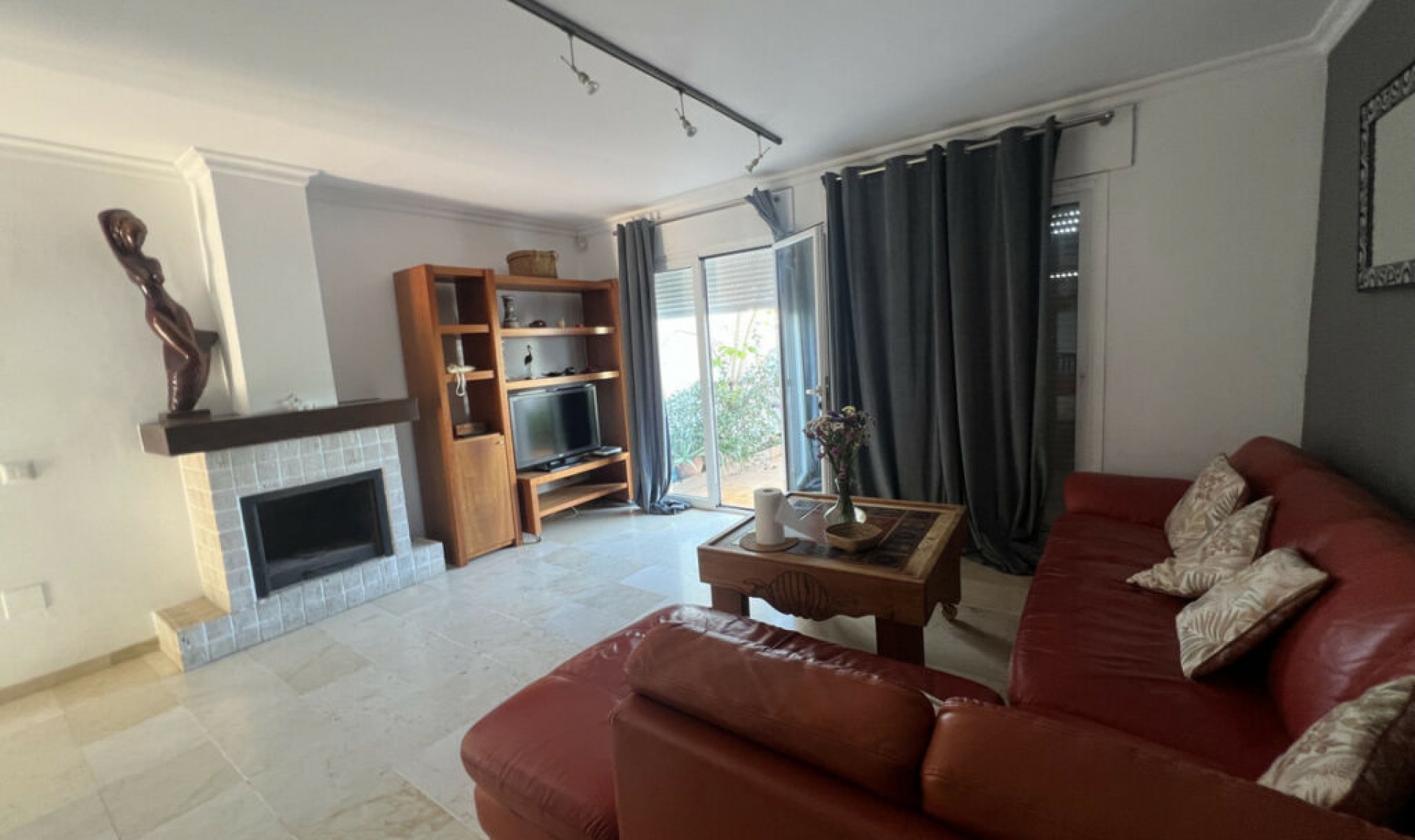 Resale - House -
Marbella