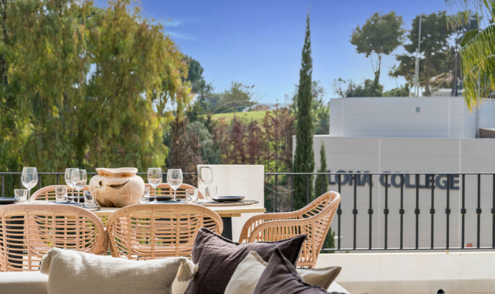 Resale - House -
Marbella