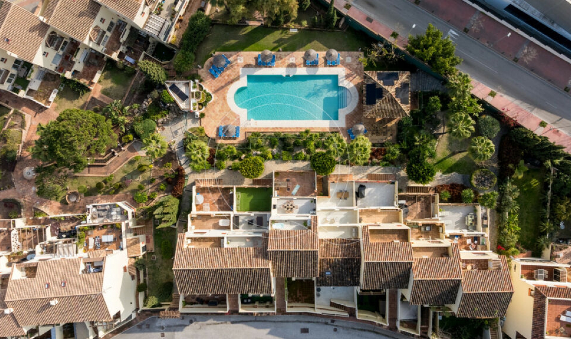 Resale - House -
Marbella