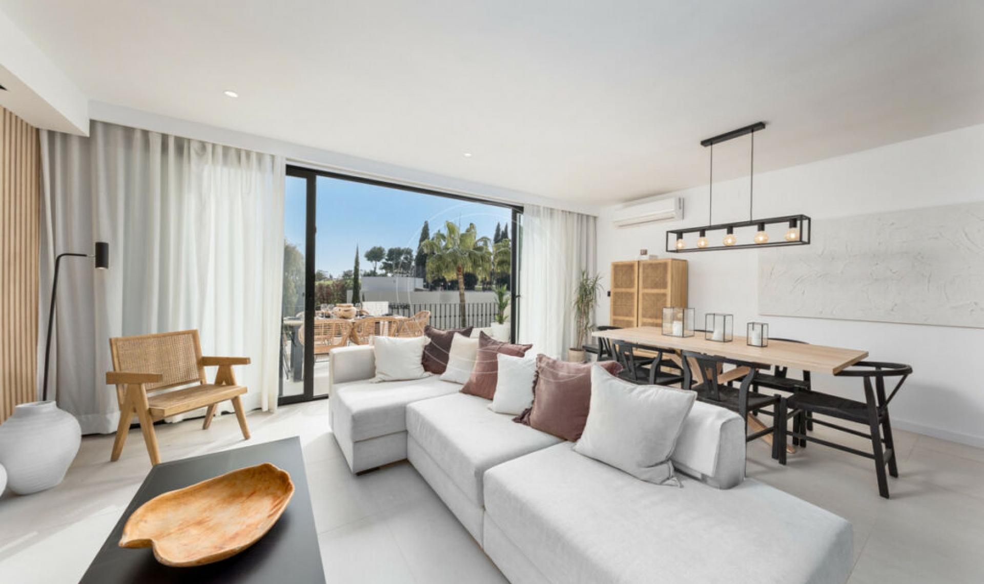 Resale - House -
Marbella