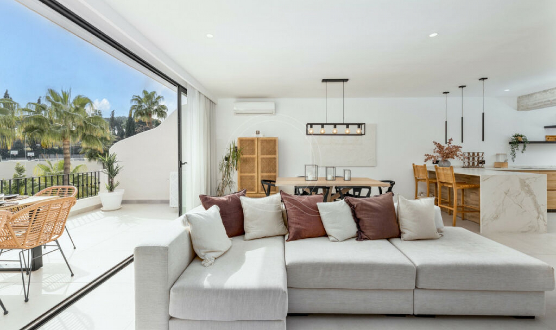 Resale - House -
Marbella