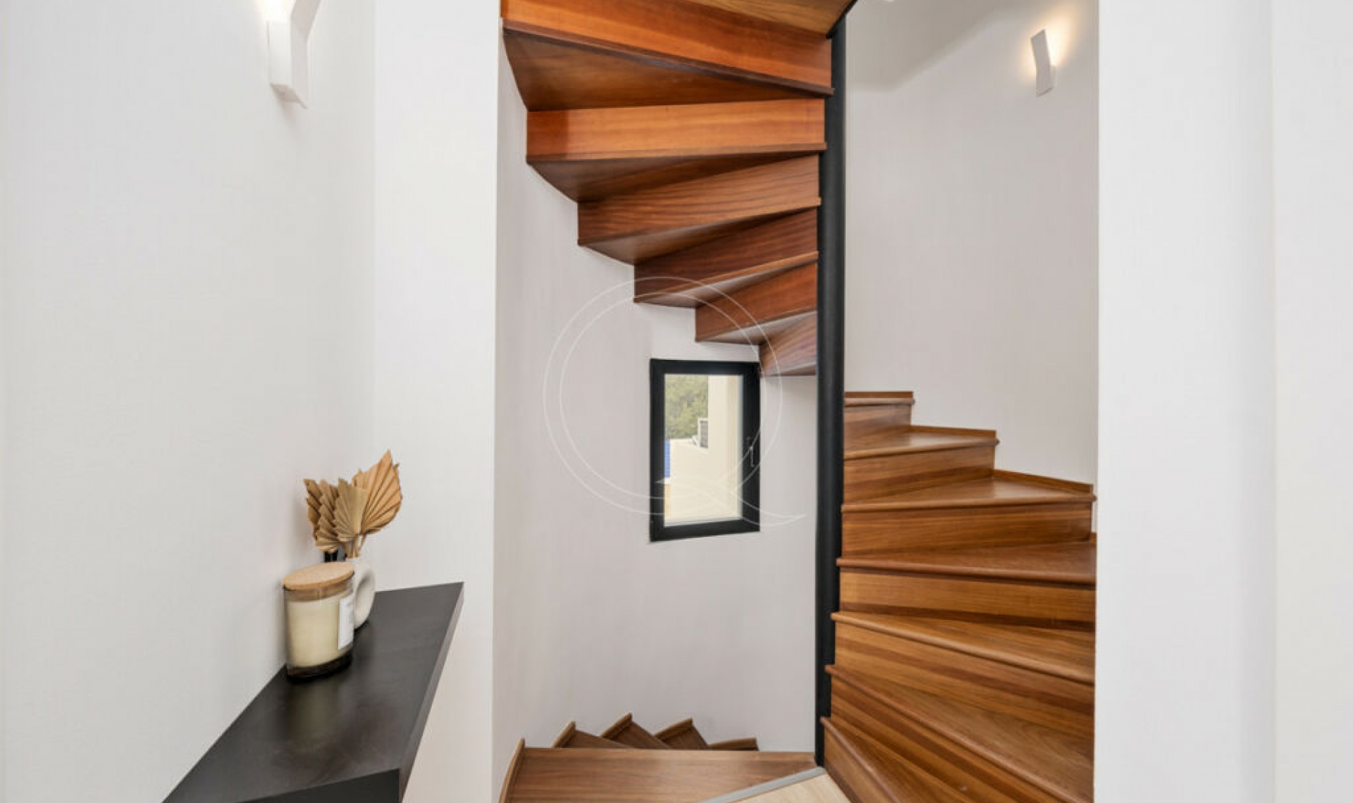 Resale - House -
Marbella