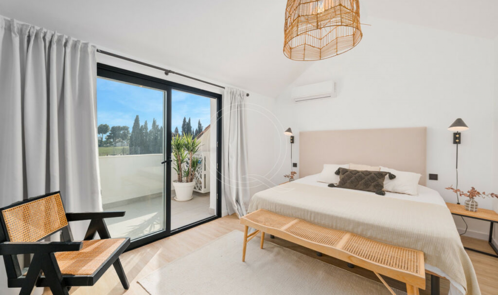 Resale - House -
Marbella