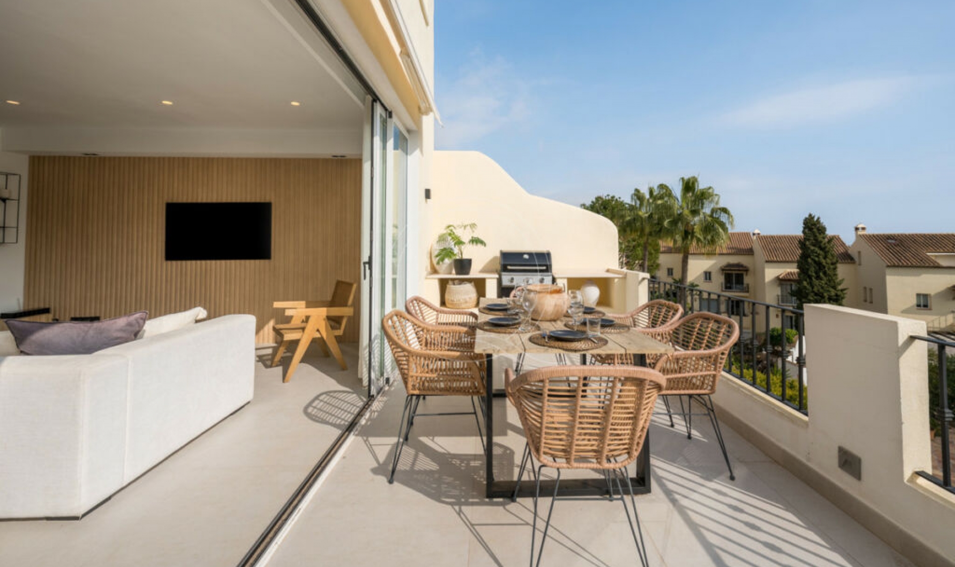 Resale - House -
Marbella