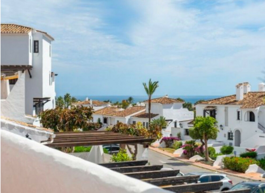 Resale - House -
Marbella