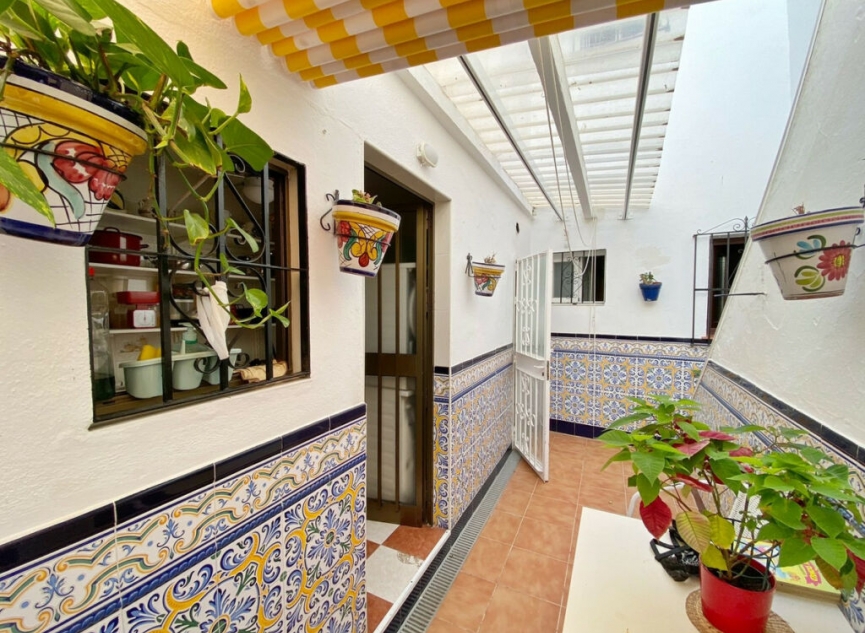 Resale - House -
Marbella