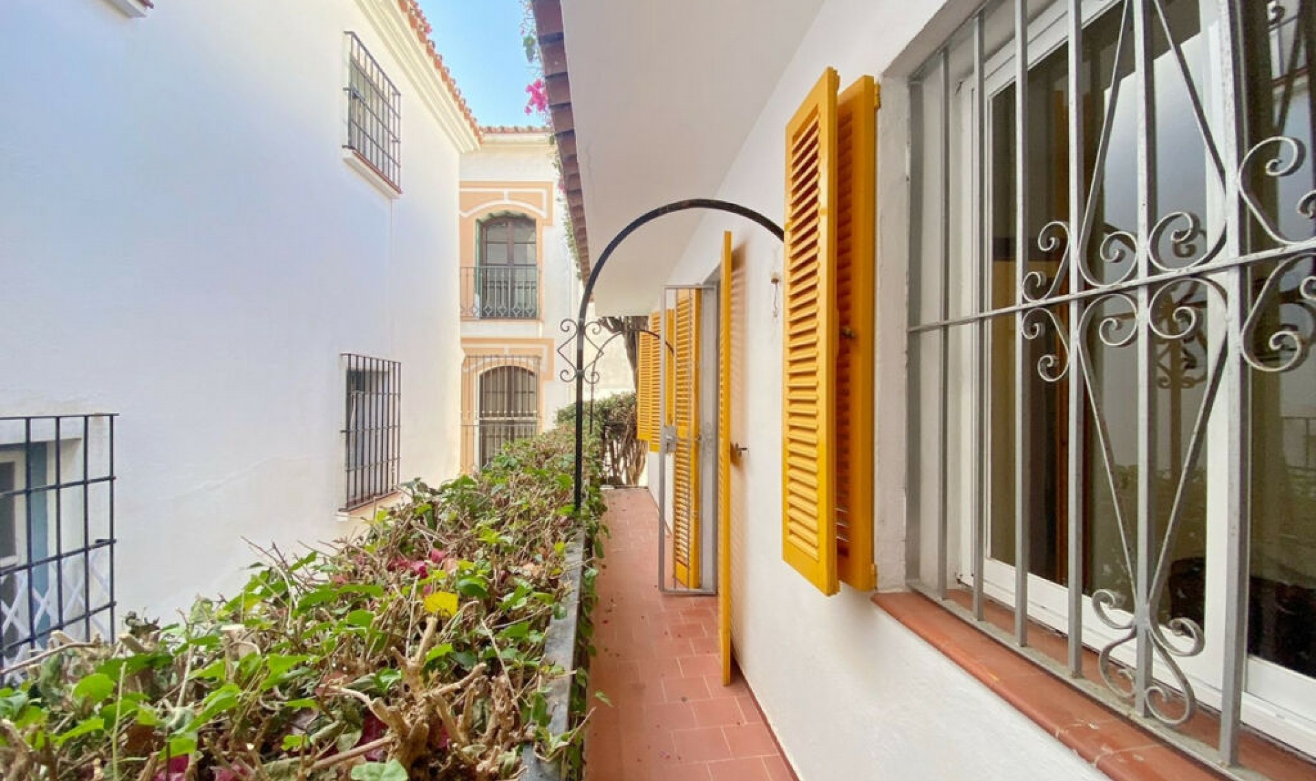 Resale - House -
Marbella