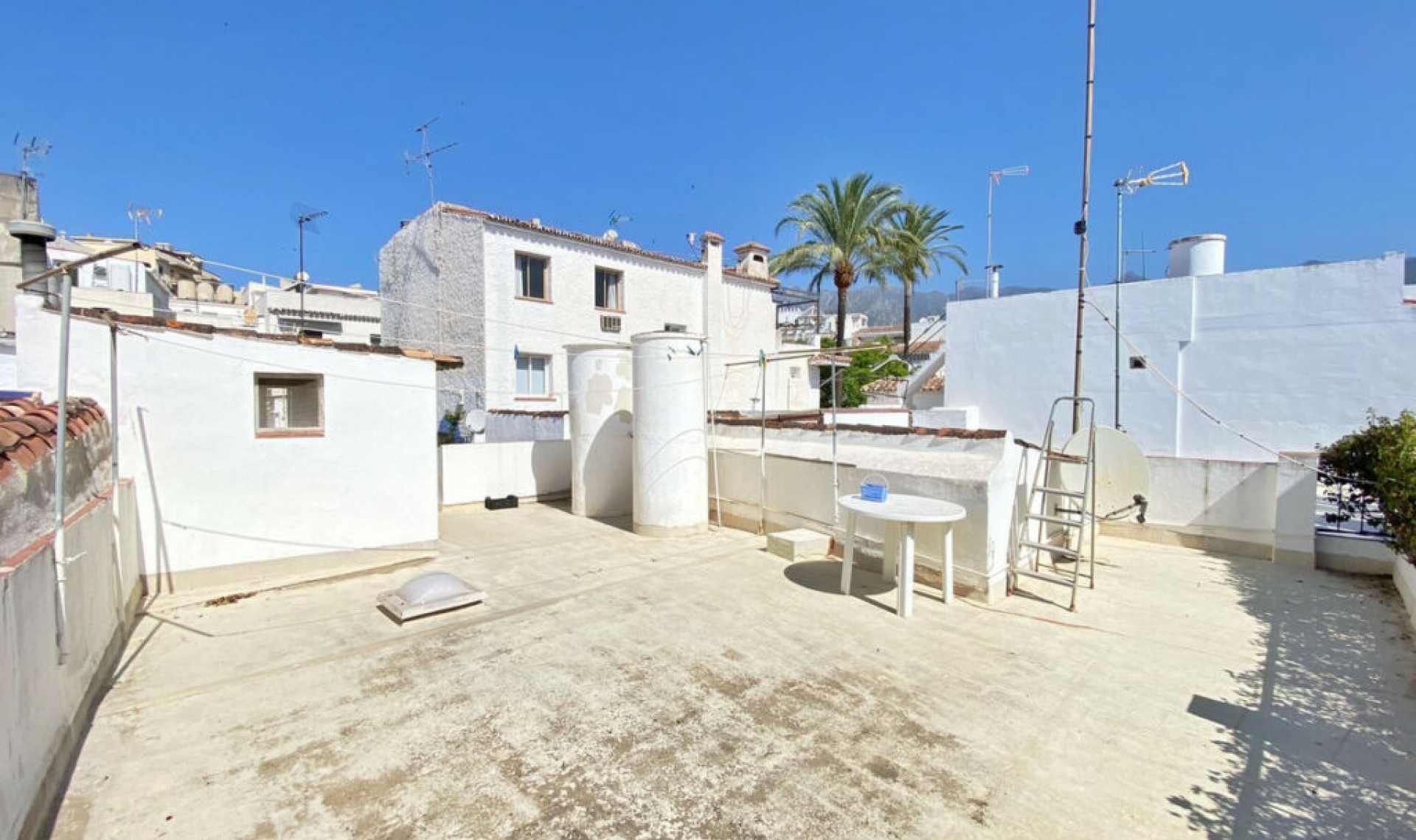 Resale - House -
Marbella