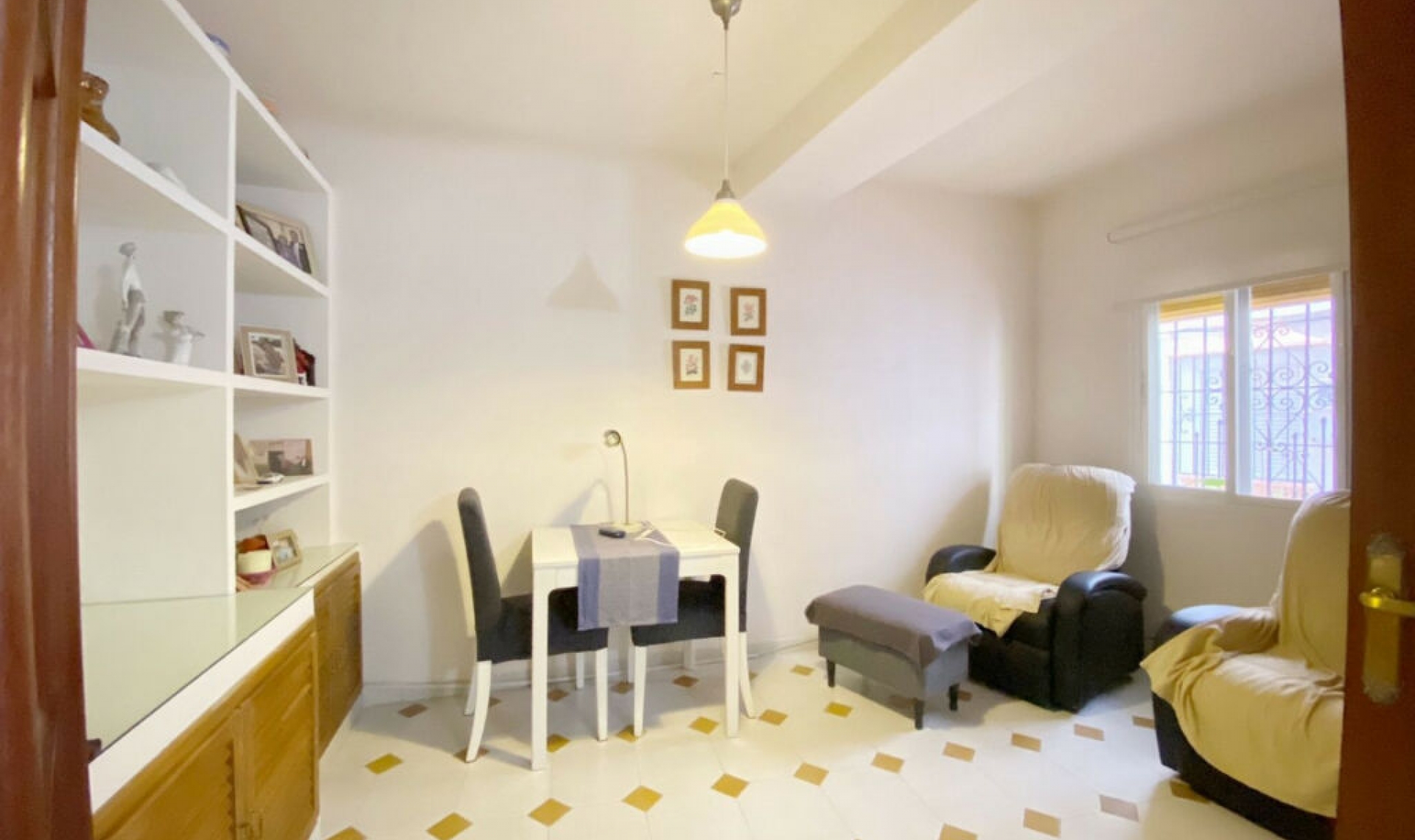 Resale - House -
Marbella