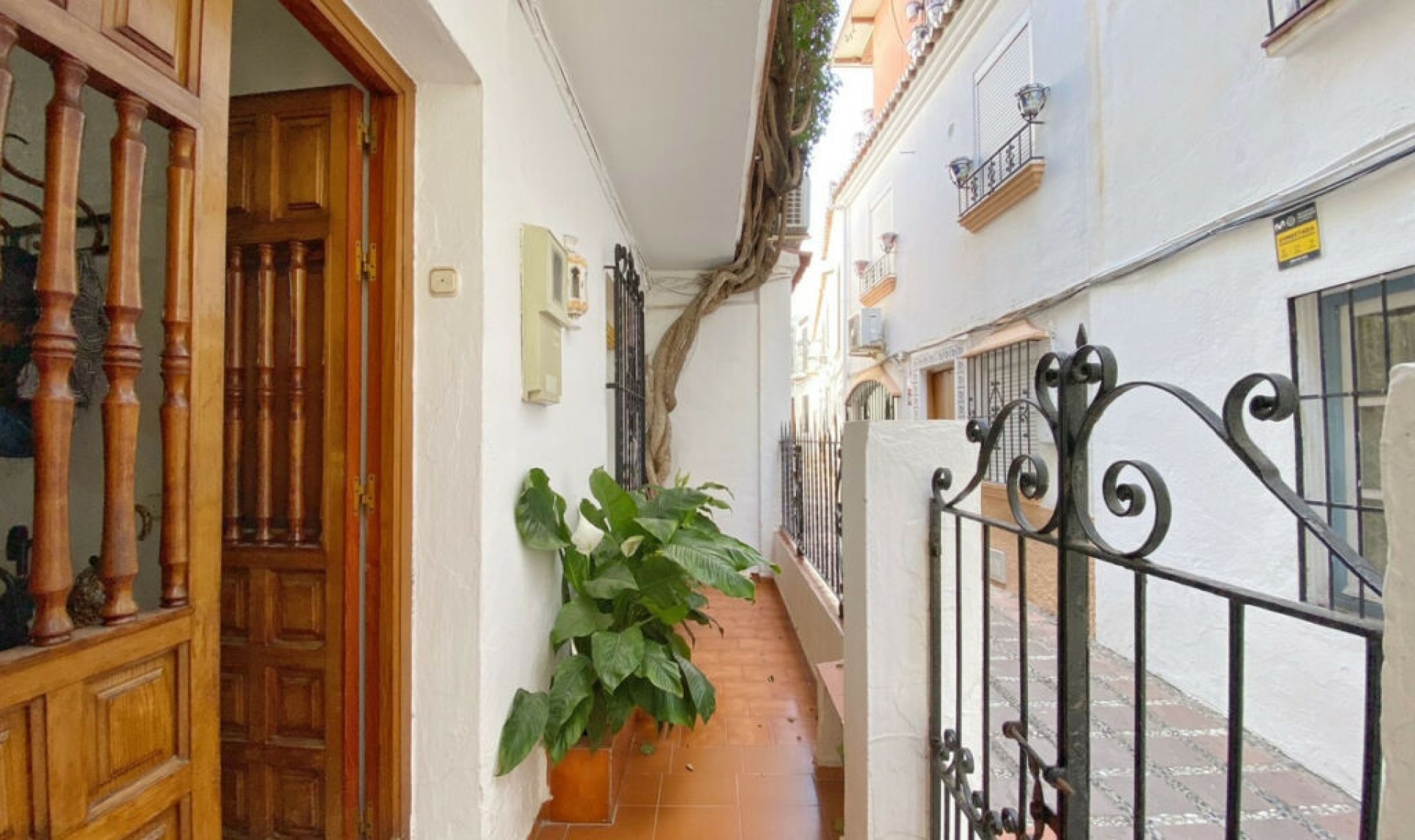 Resale - House -
Marbella