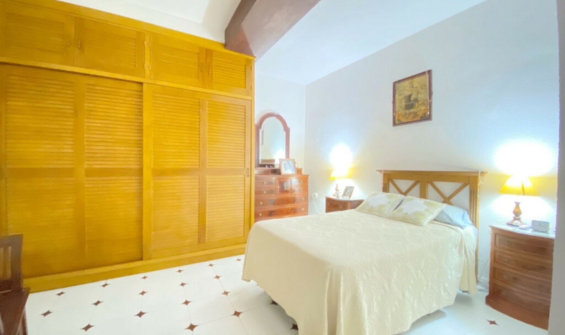 Resale - House -
Marbella