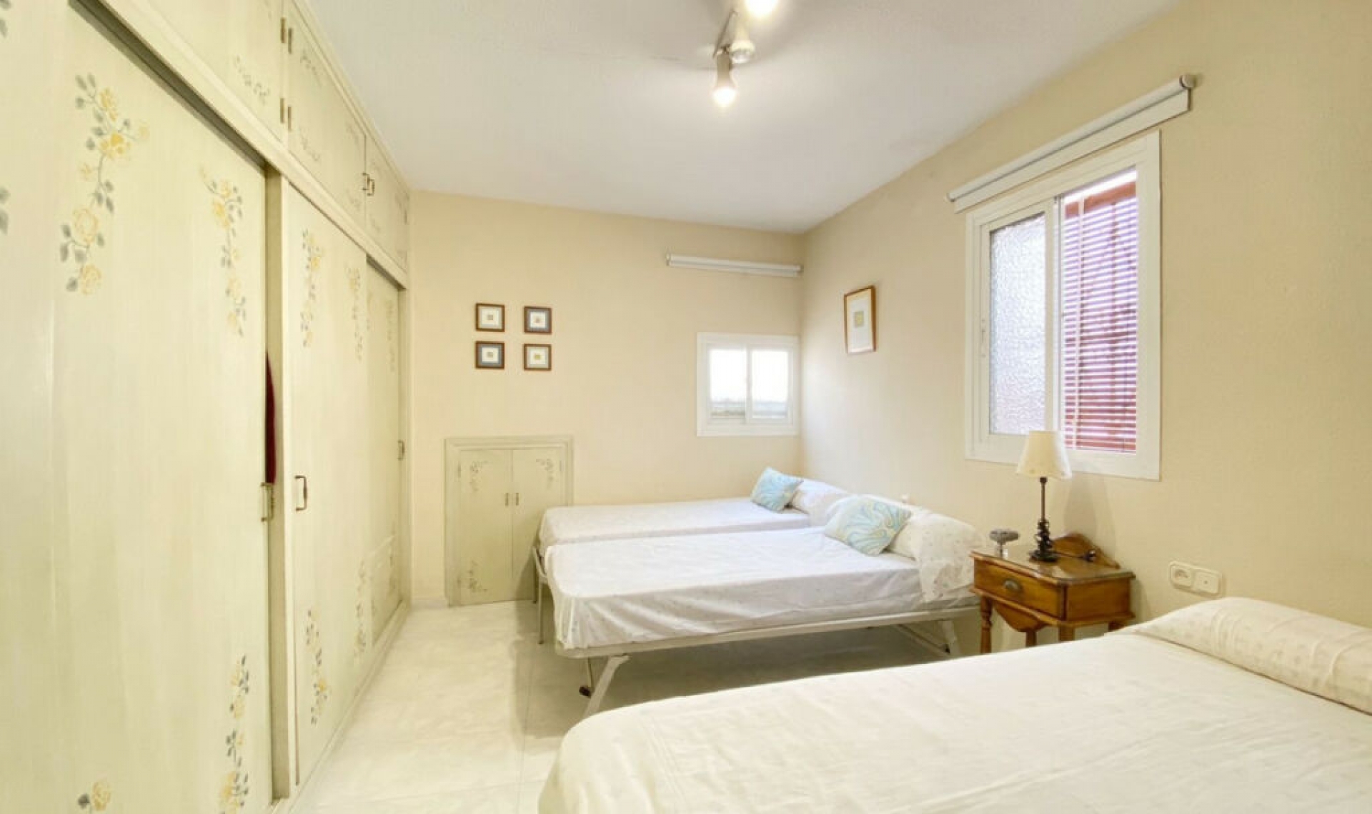 Resale - House -
Marbella