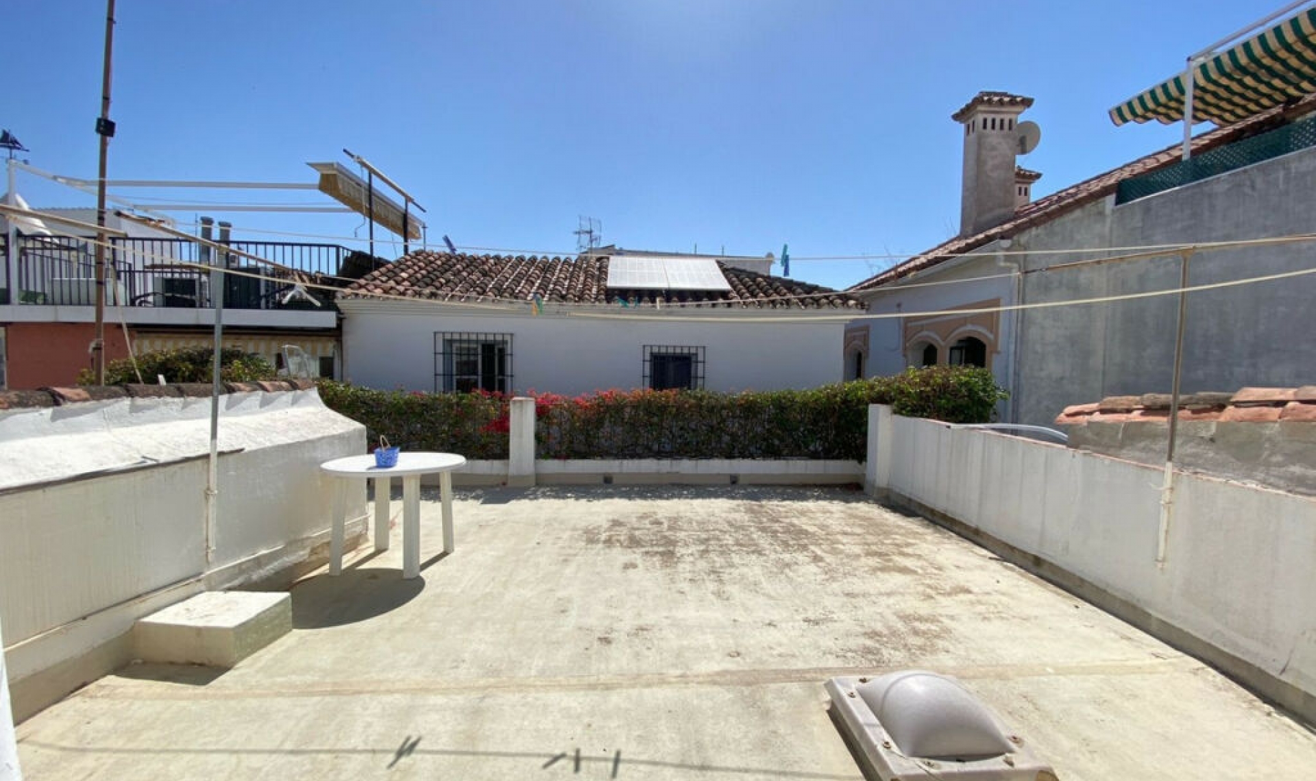 Resale - House -
Marbella