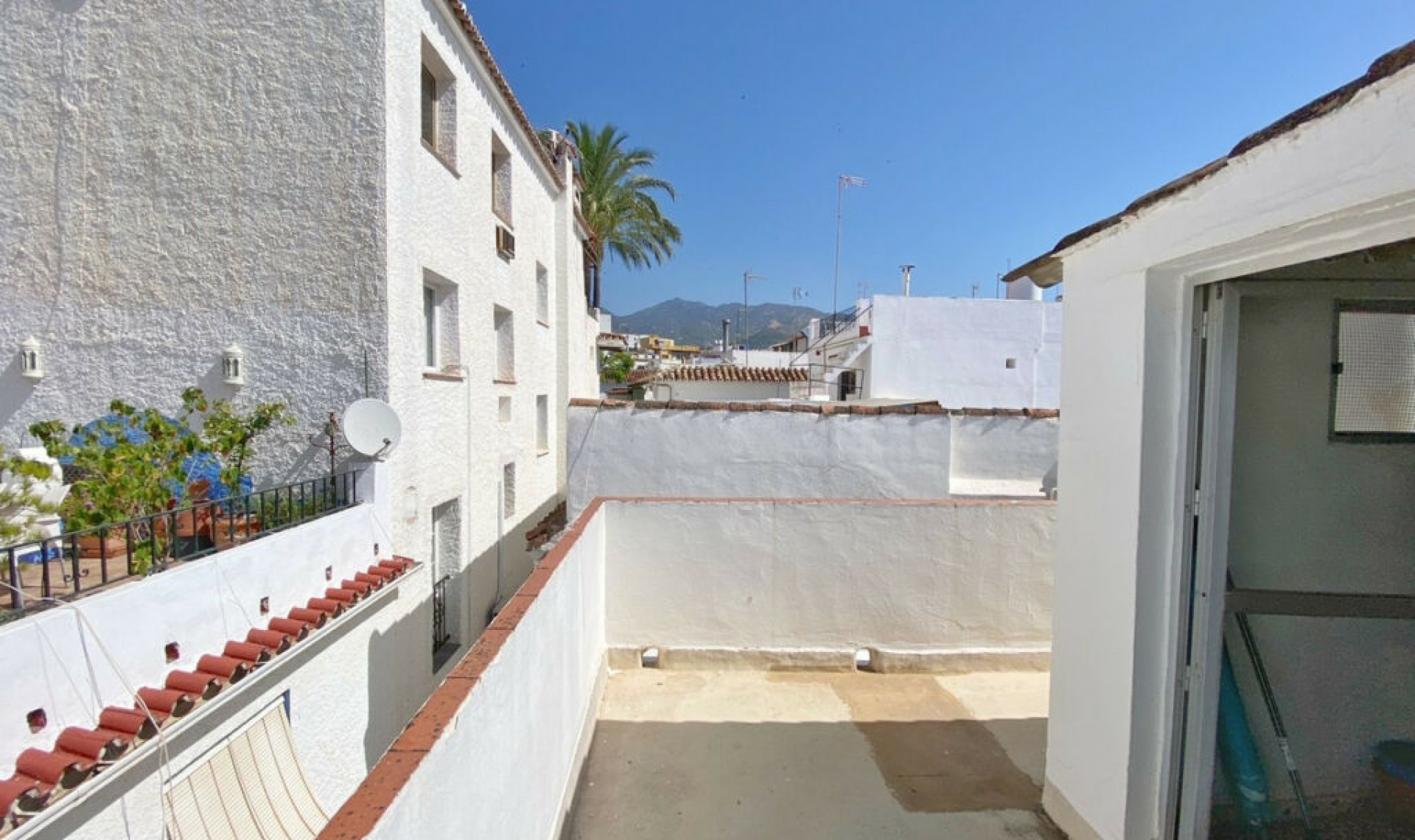 Resale - House -
Marbella