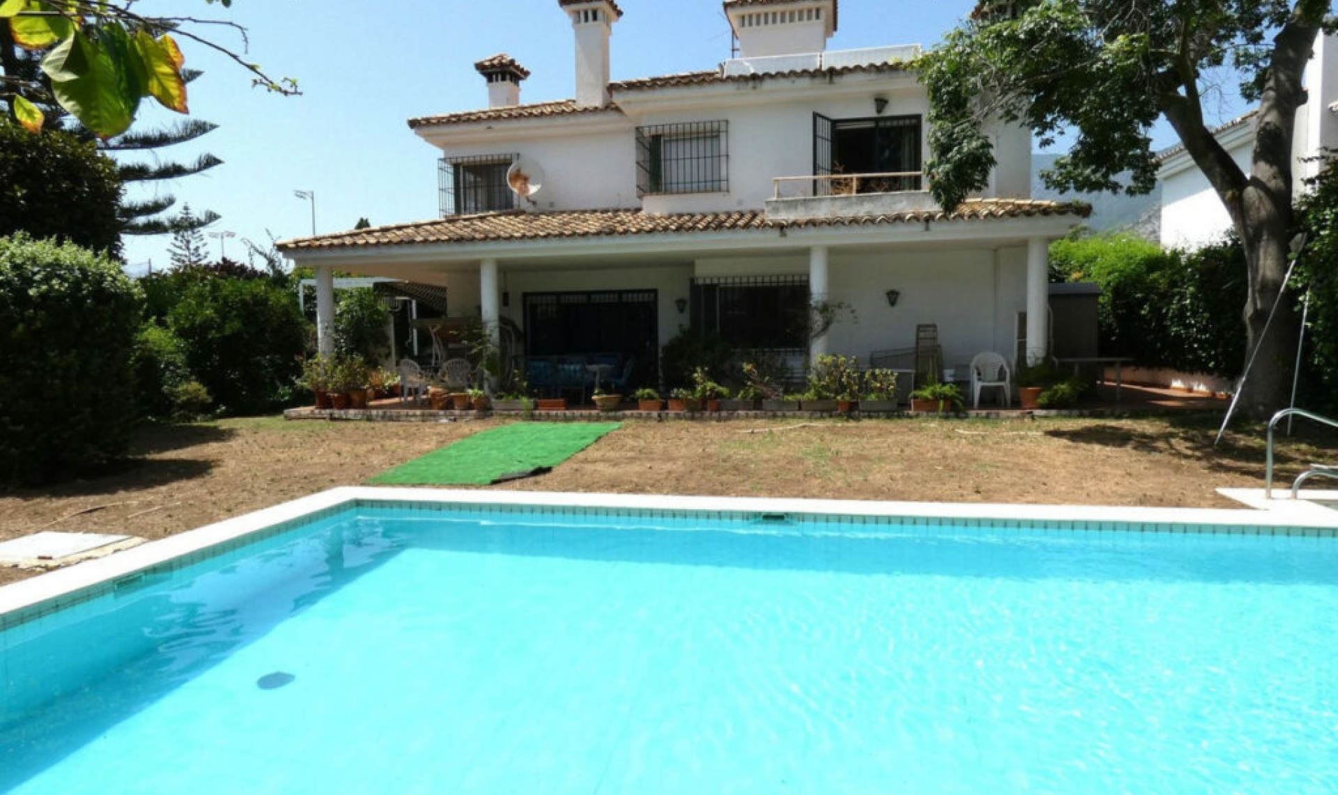 Resale - House -
Marbella