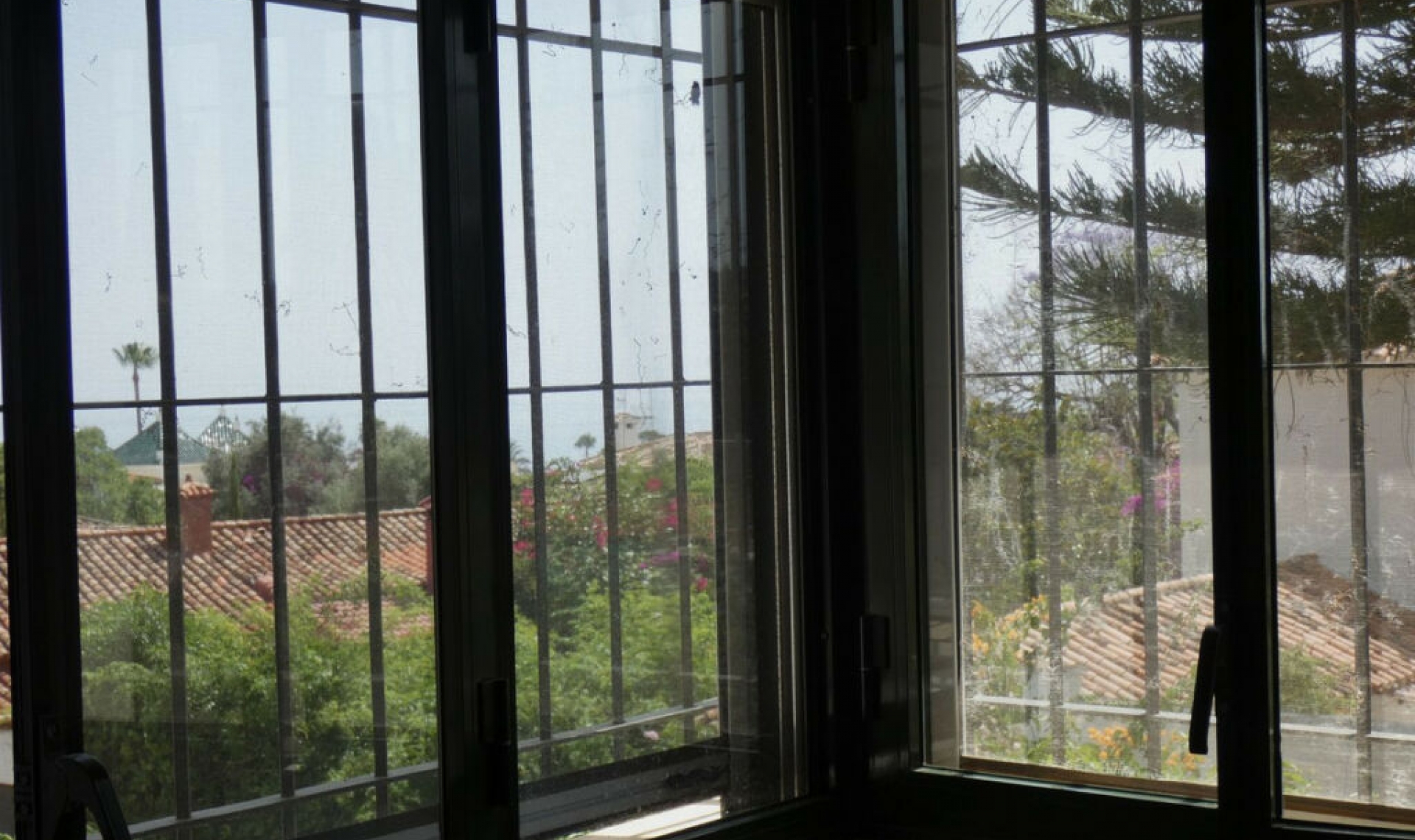 Resale - House -
Marbella