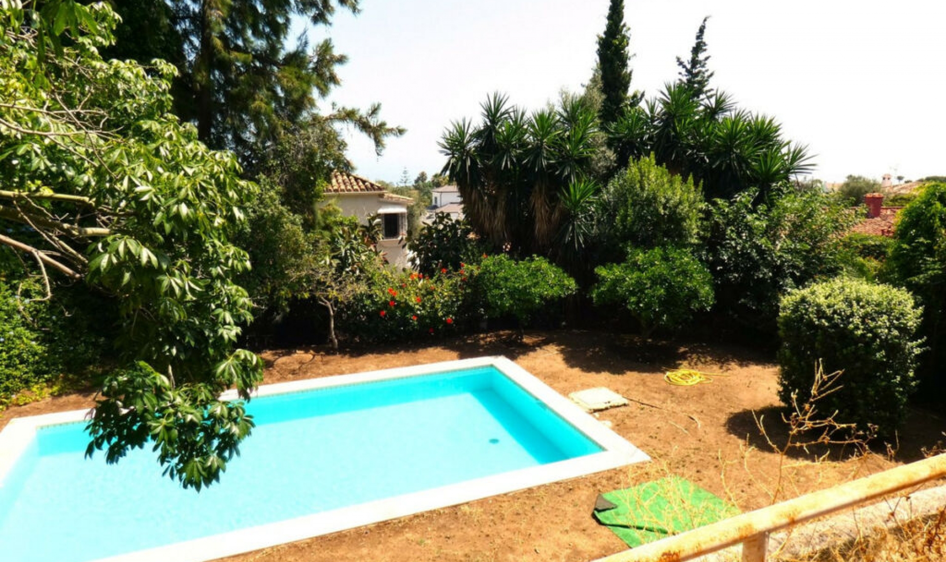 Resale - House -
Marbella