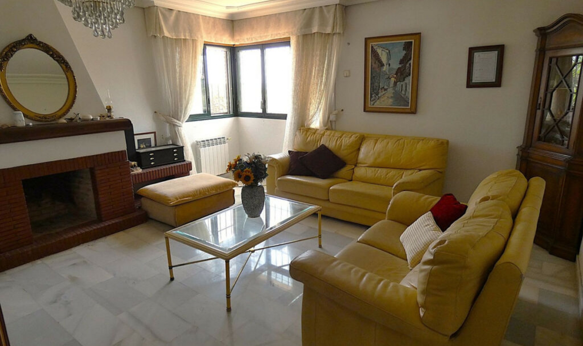 Resale - House -
Marbella