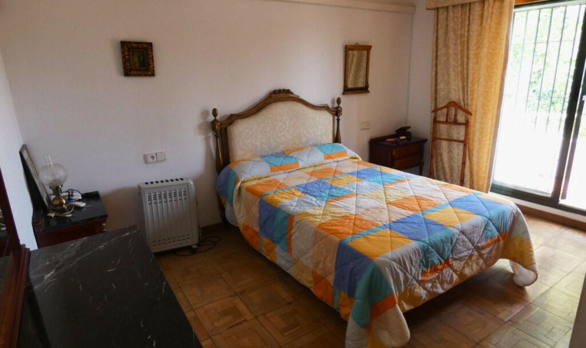 Resale - House -
Marbella