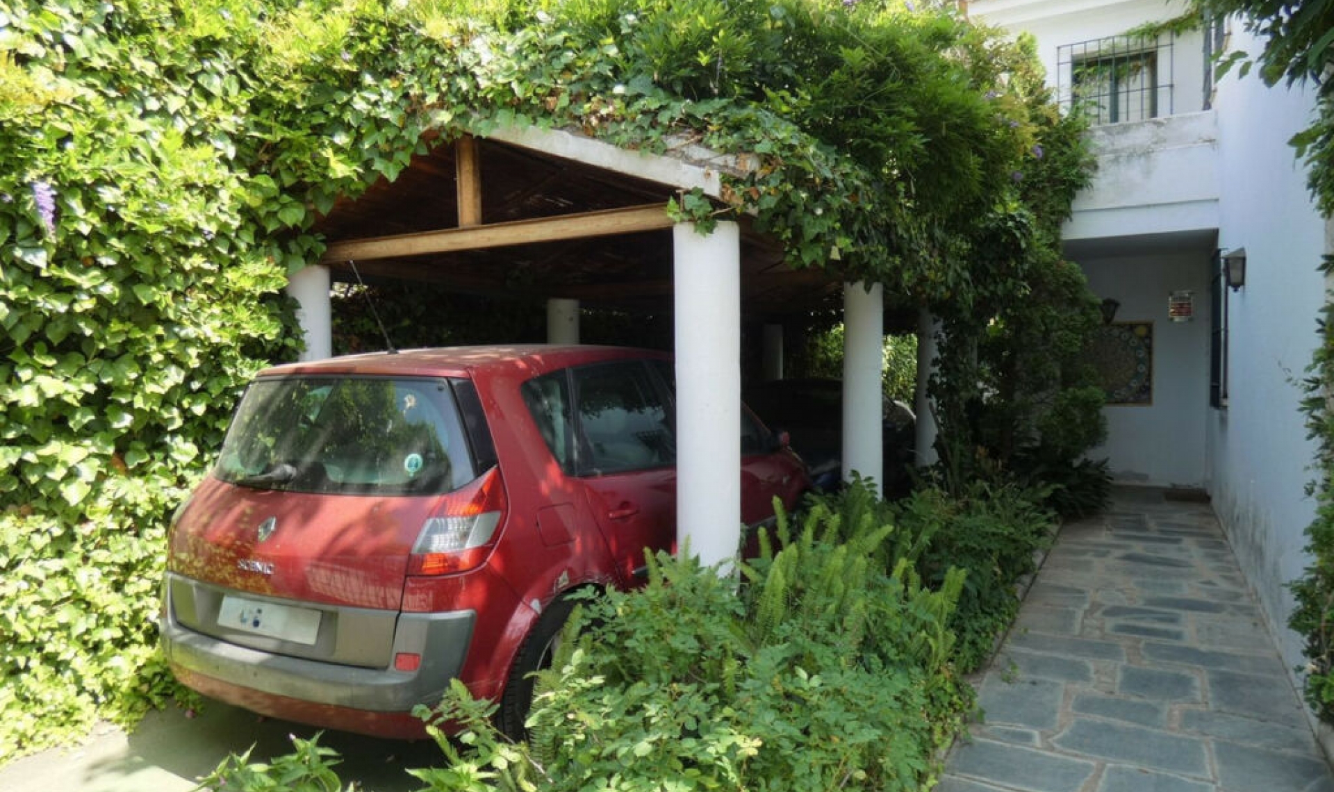 Resale - House -
Marbella