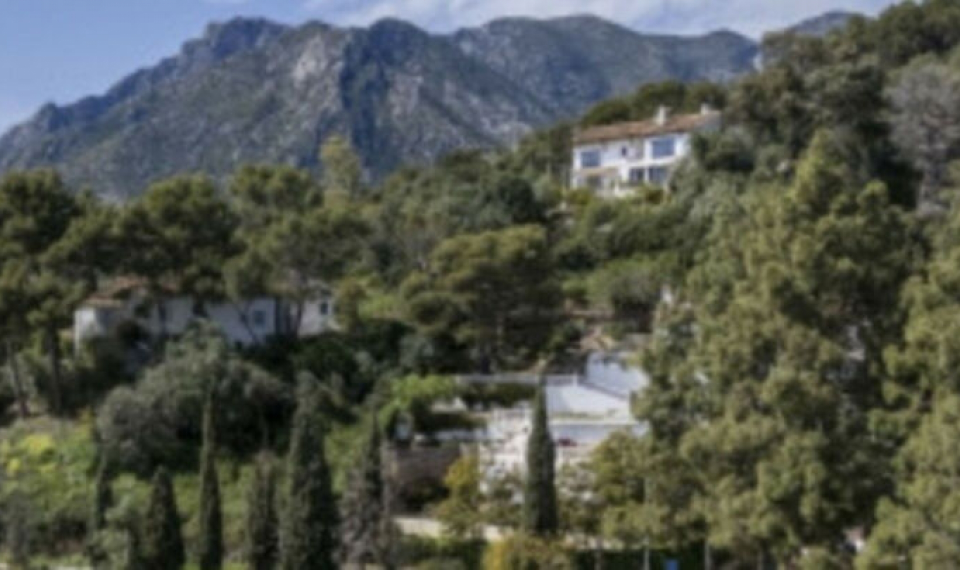 Resale - House -
Marbella