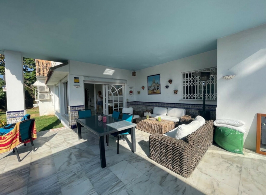 Resale - House -
Marbella