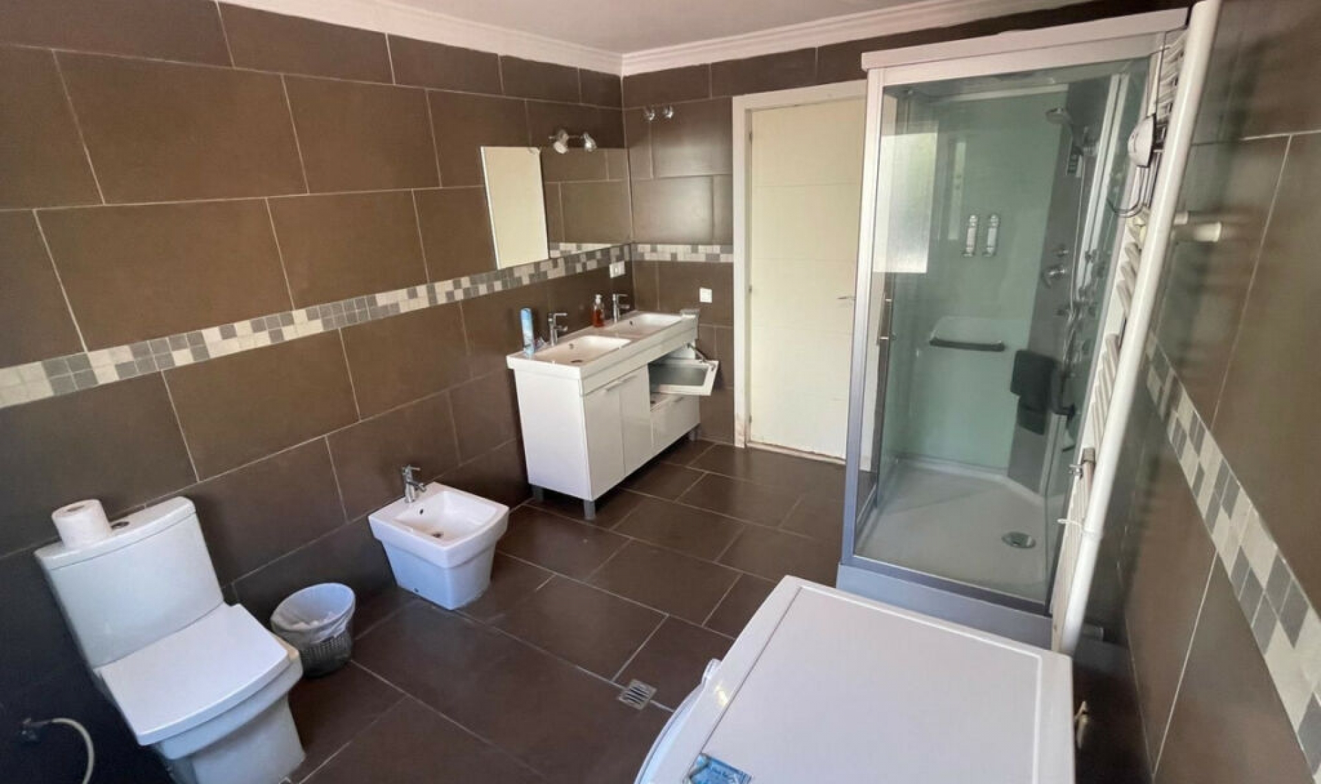 Resale - House -
Marbella