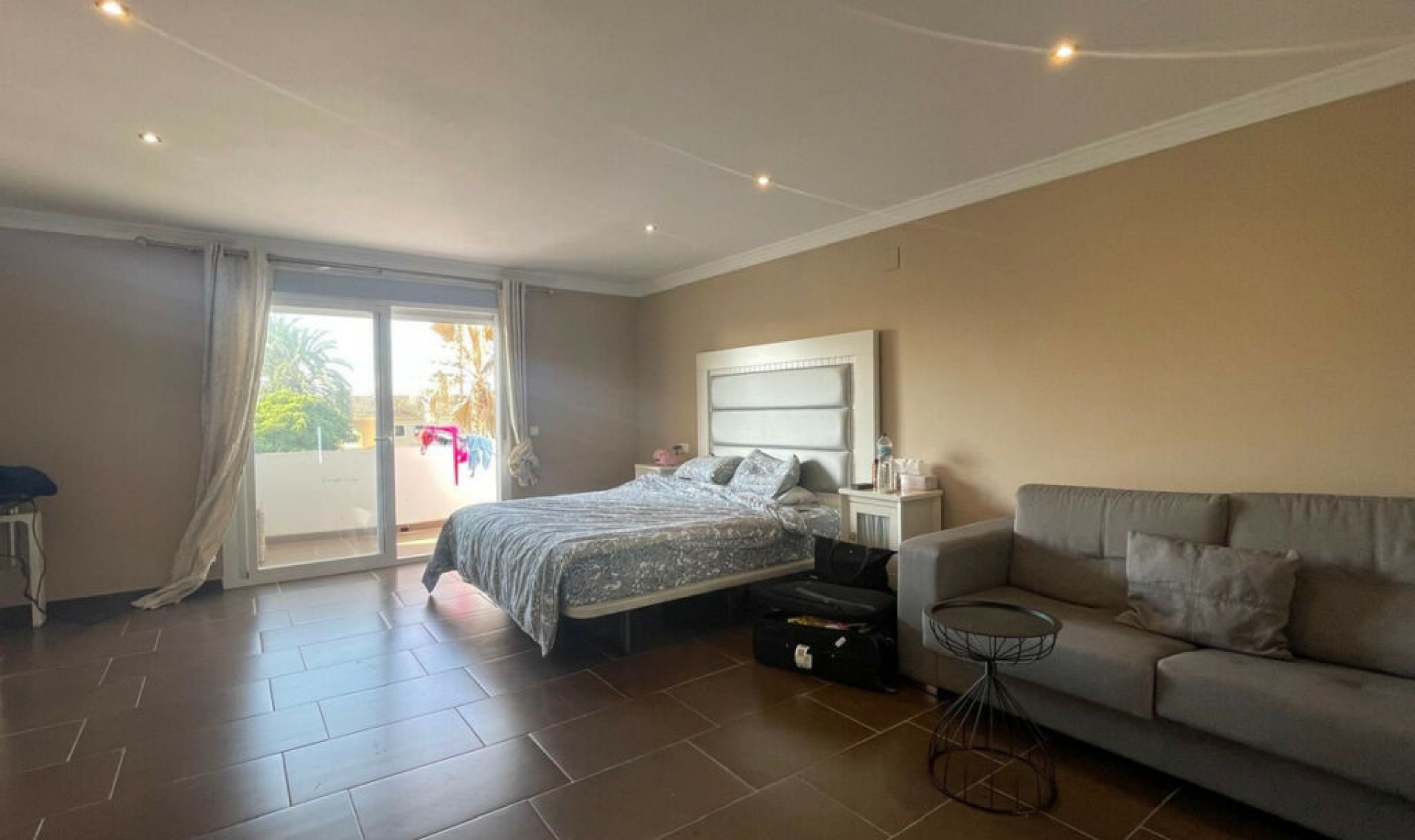 Resale - House -
Marbella