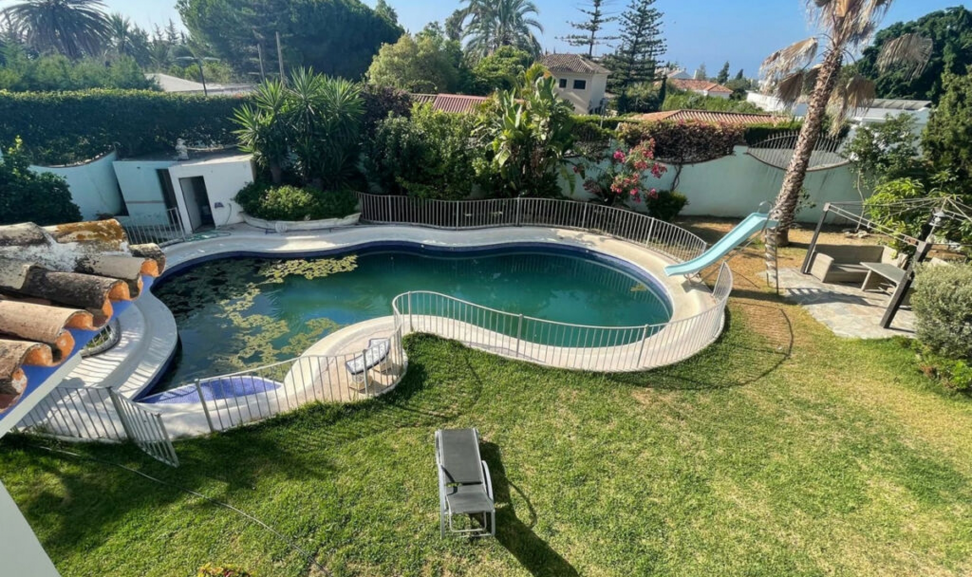 Resale - House -
Marbella
