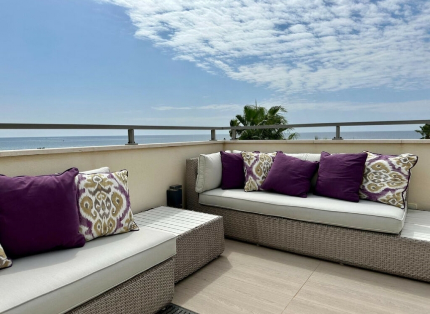 Resale - House -
Marbella