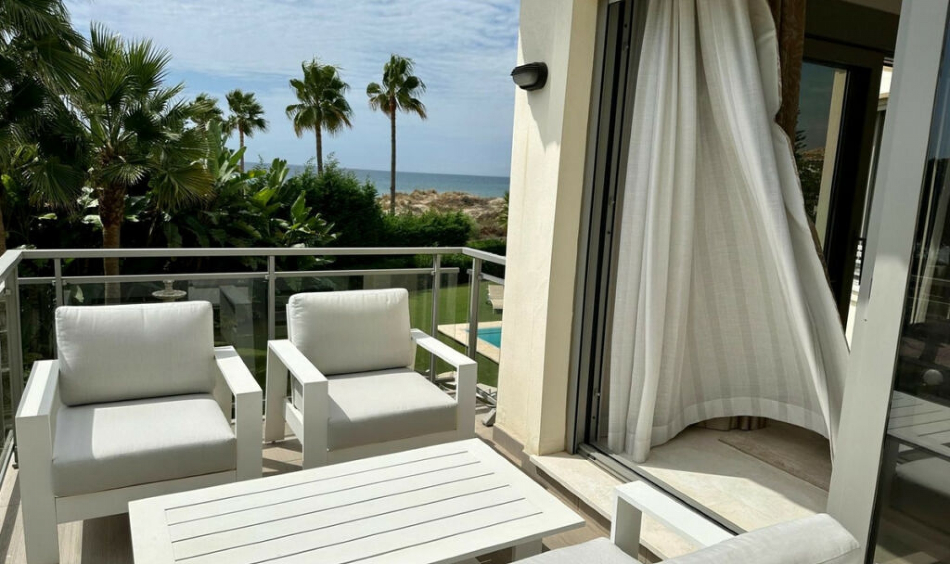 Resale - House -
Marbella