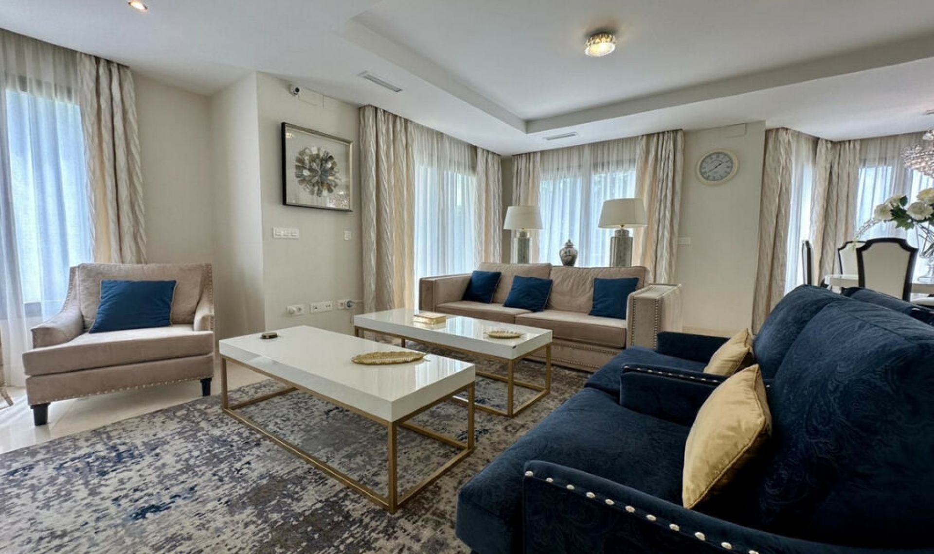 Resale - House -
Marbella