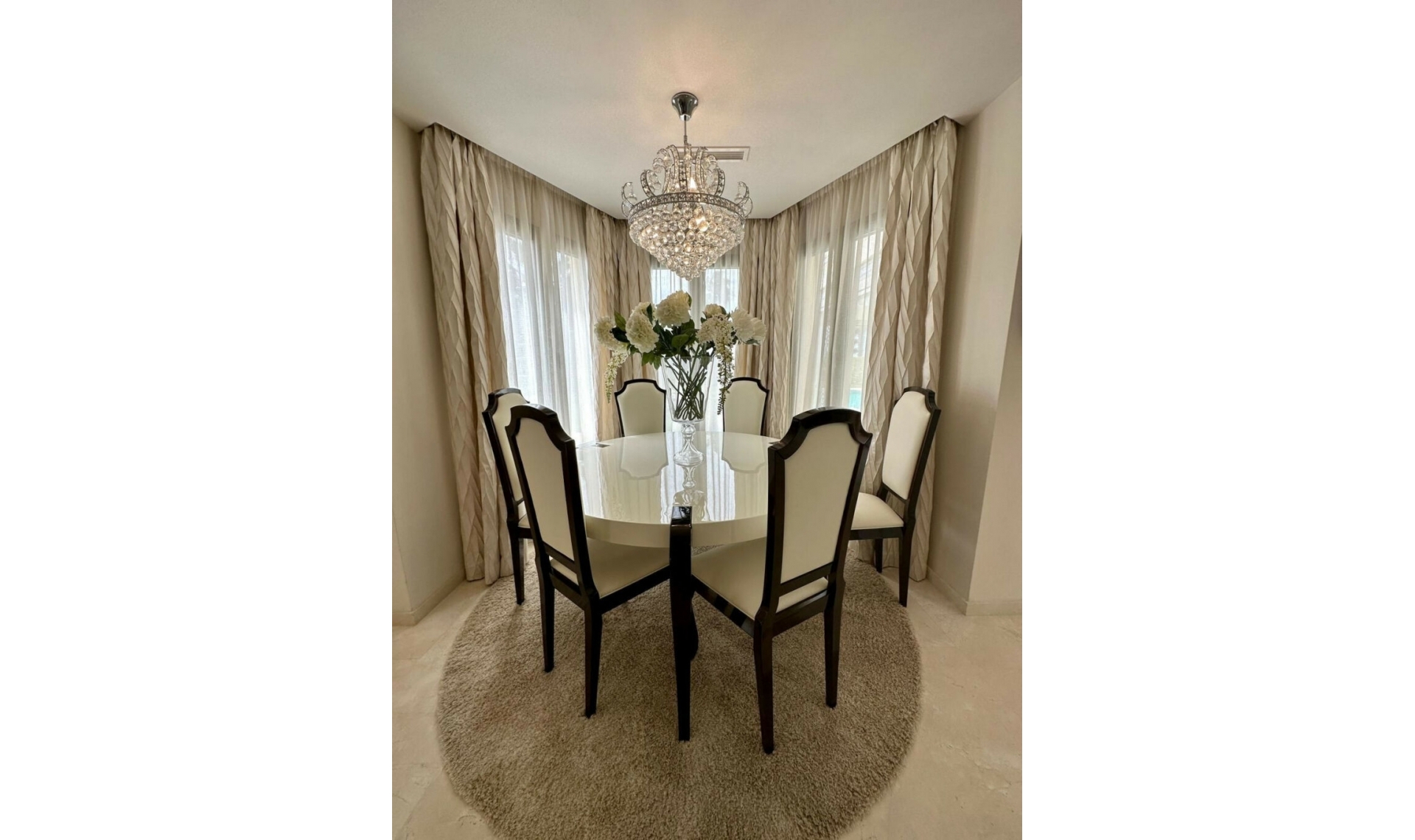 Resale - House -
Marbella