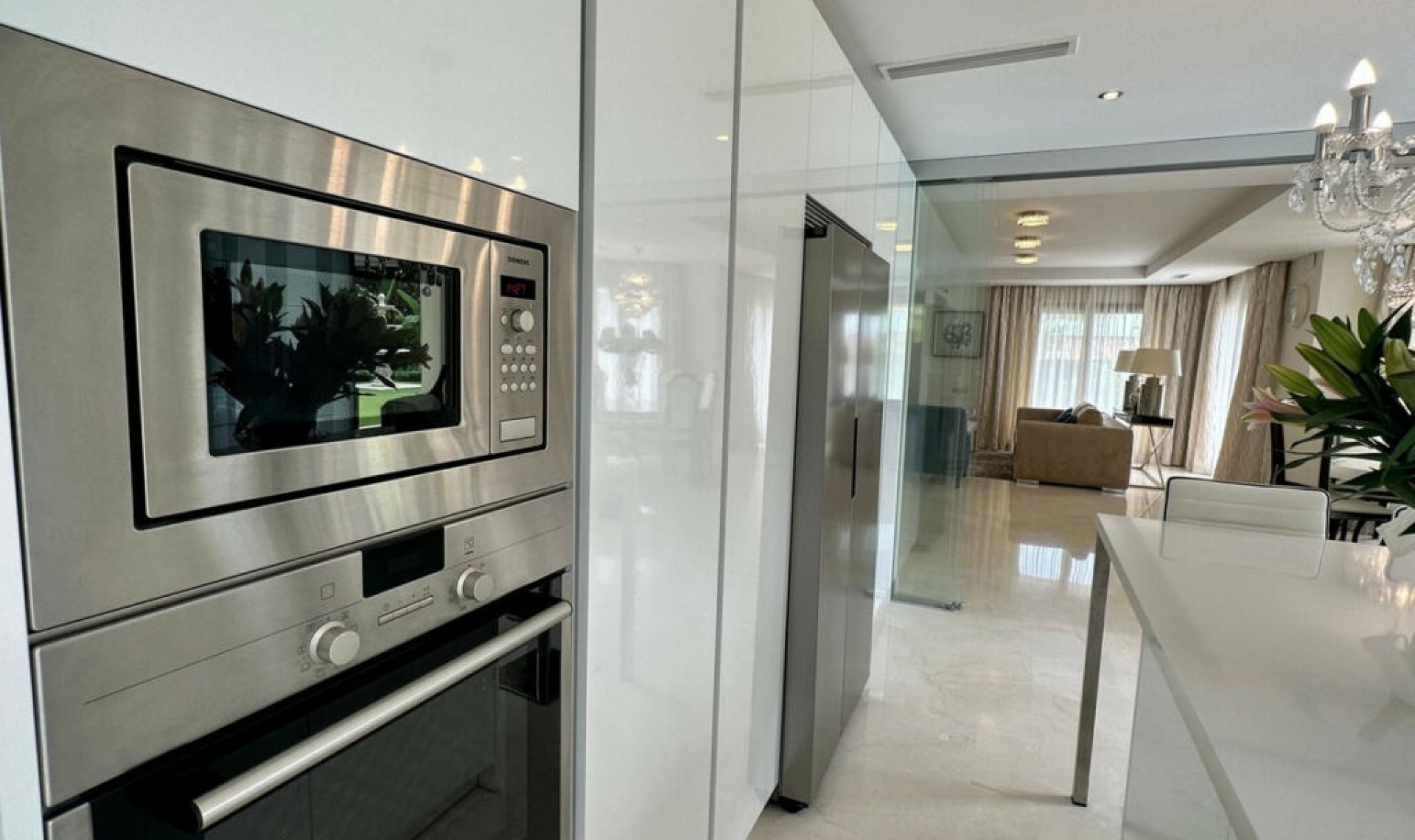 Resale - House -
Marbella