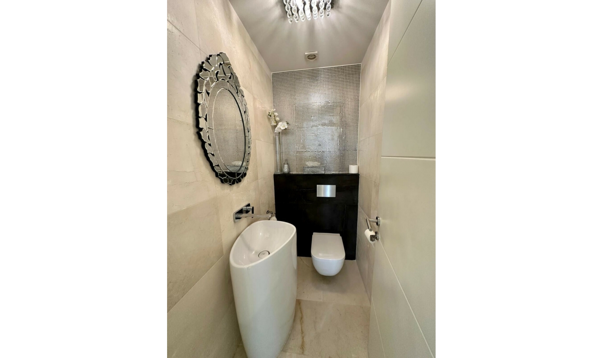 Resale - House -
Marbella