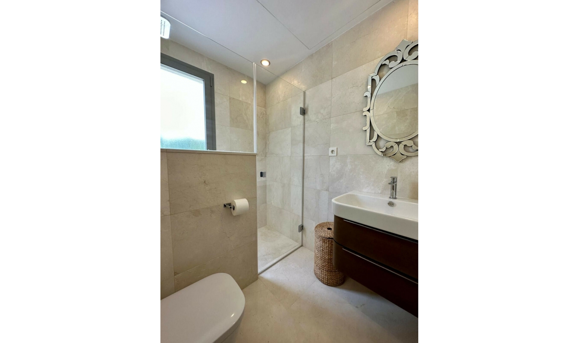 Resale - House -
Marbella