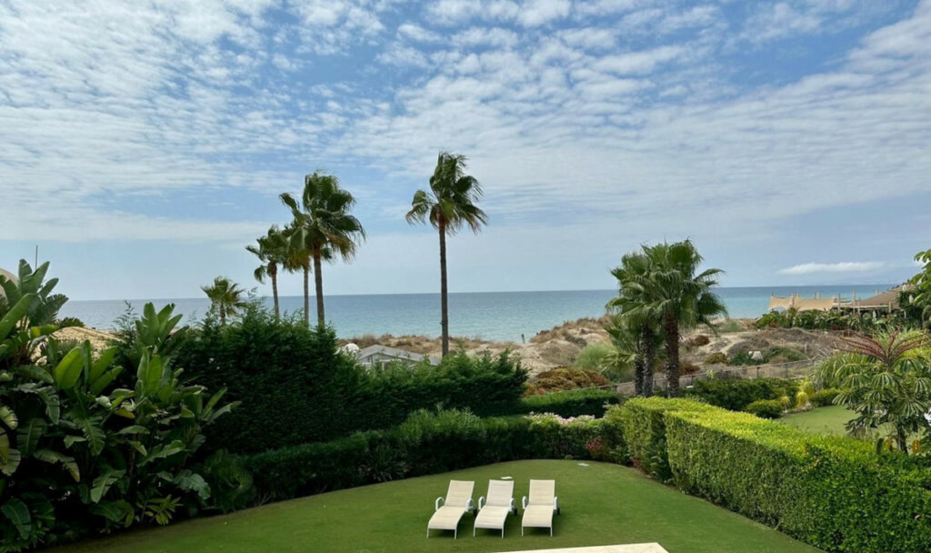 Resale - House -
Marbella