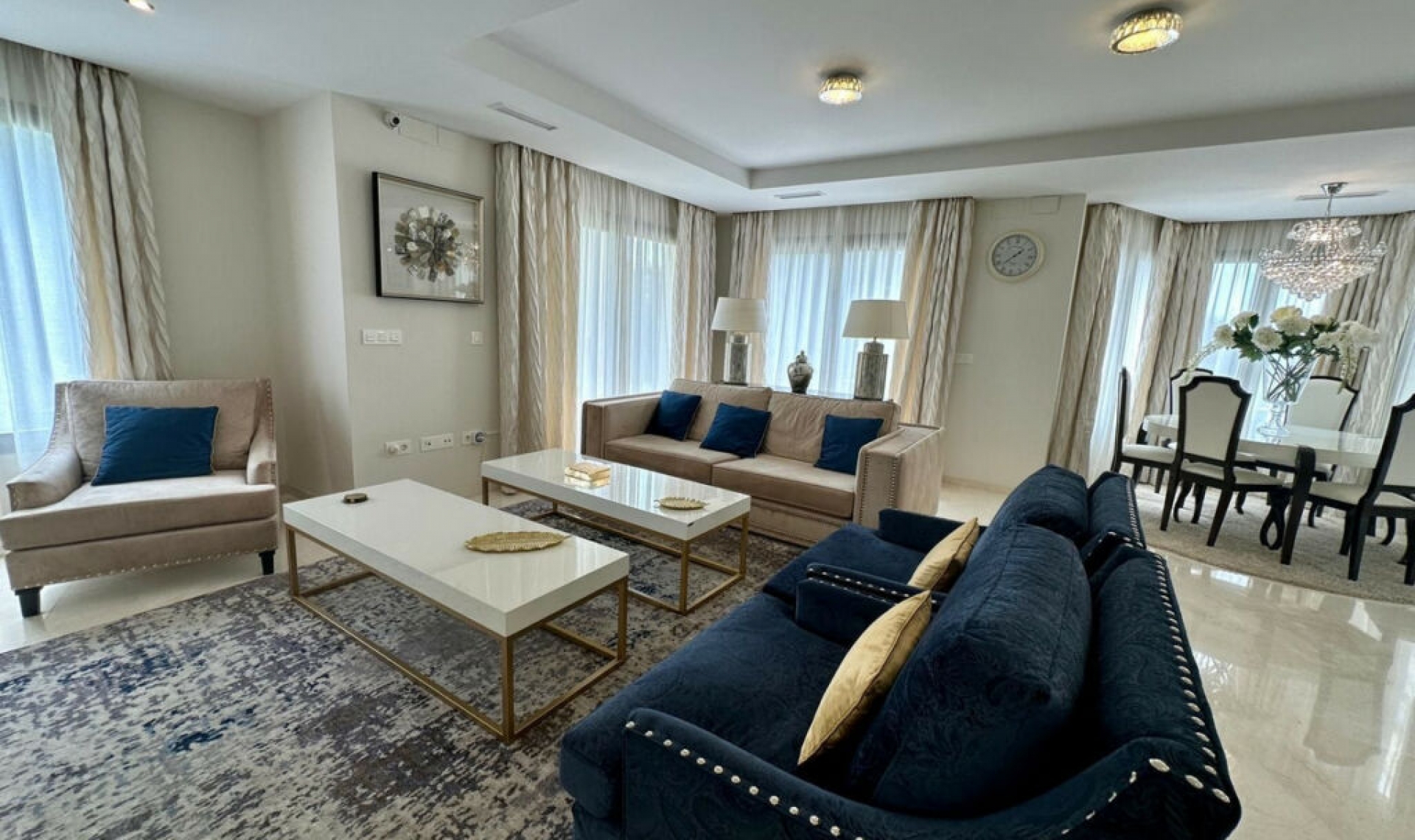 Resale - House -
Marbella