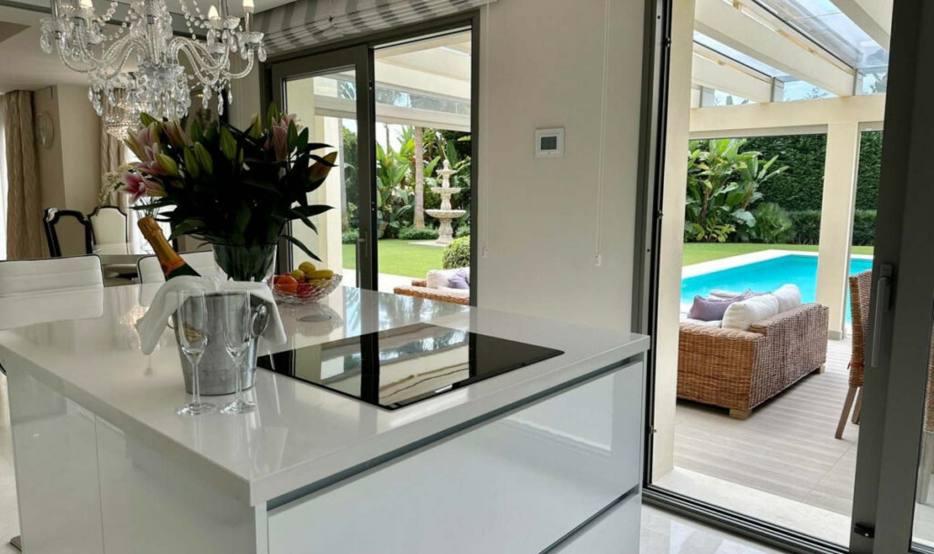 Resale - House -
Marbella