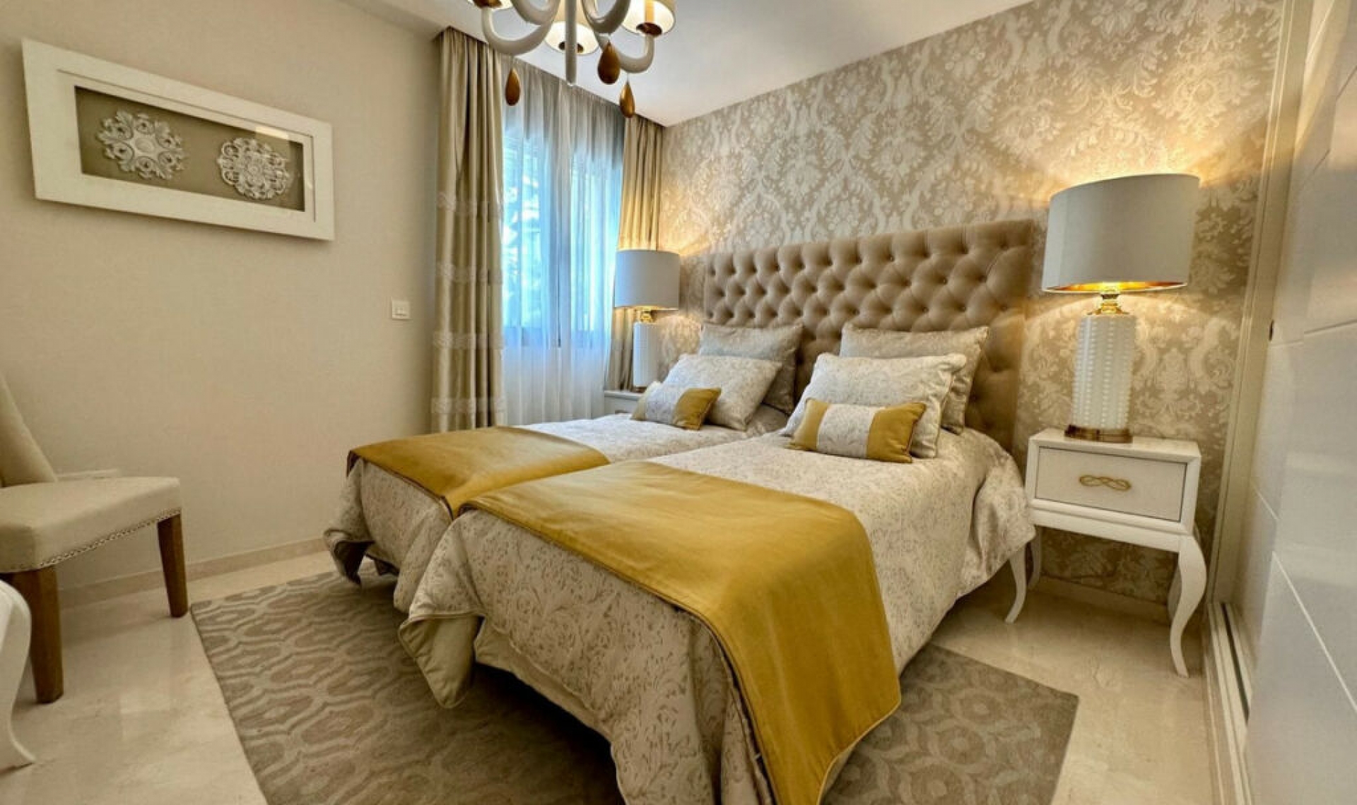 Resale - House -
Marbella