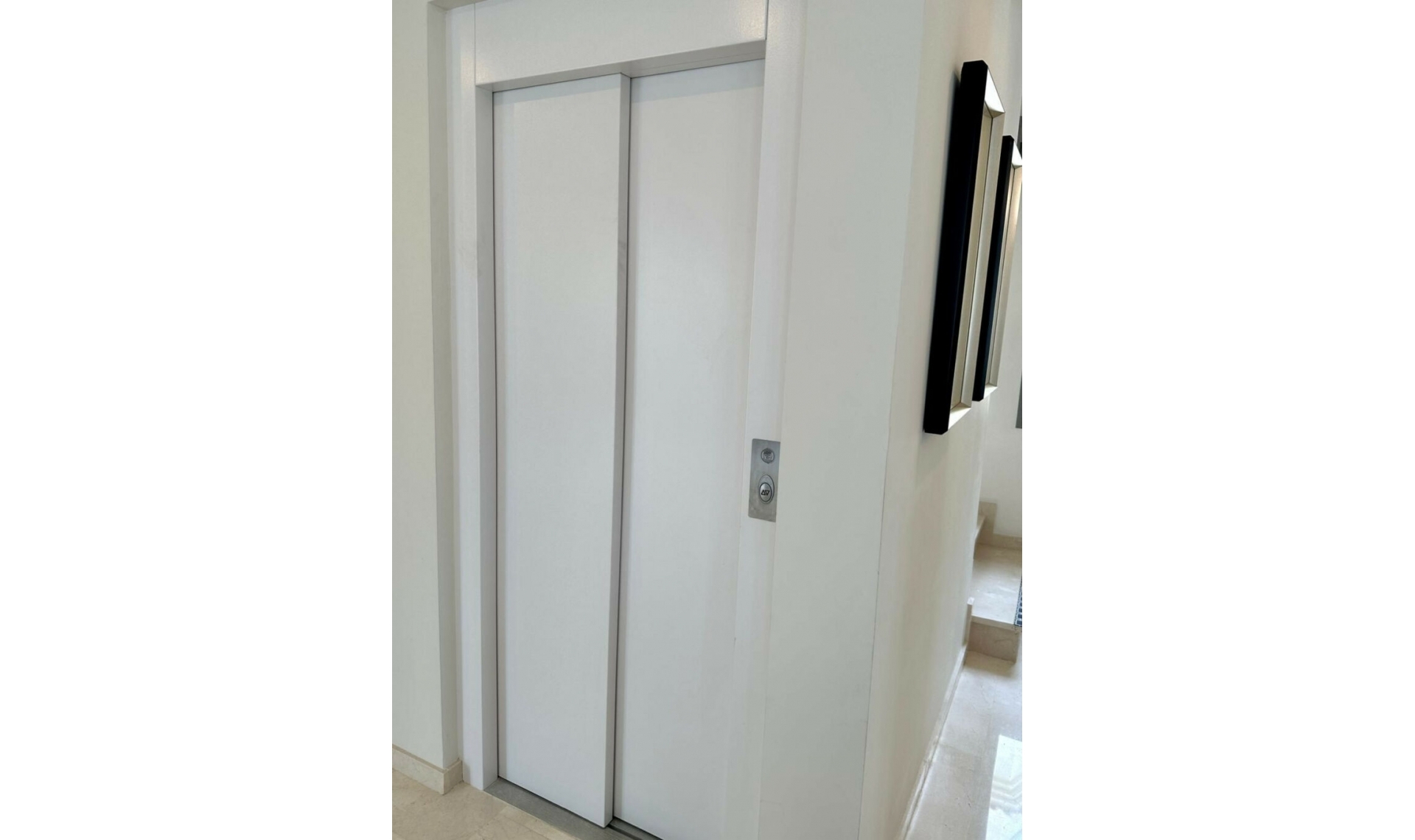 Resale - House -
Marbella