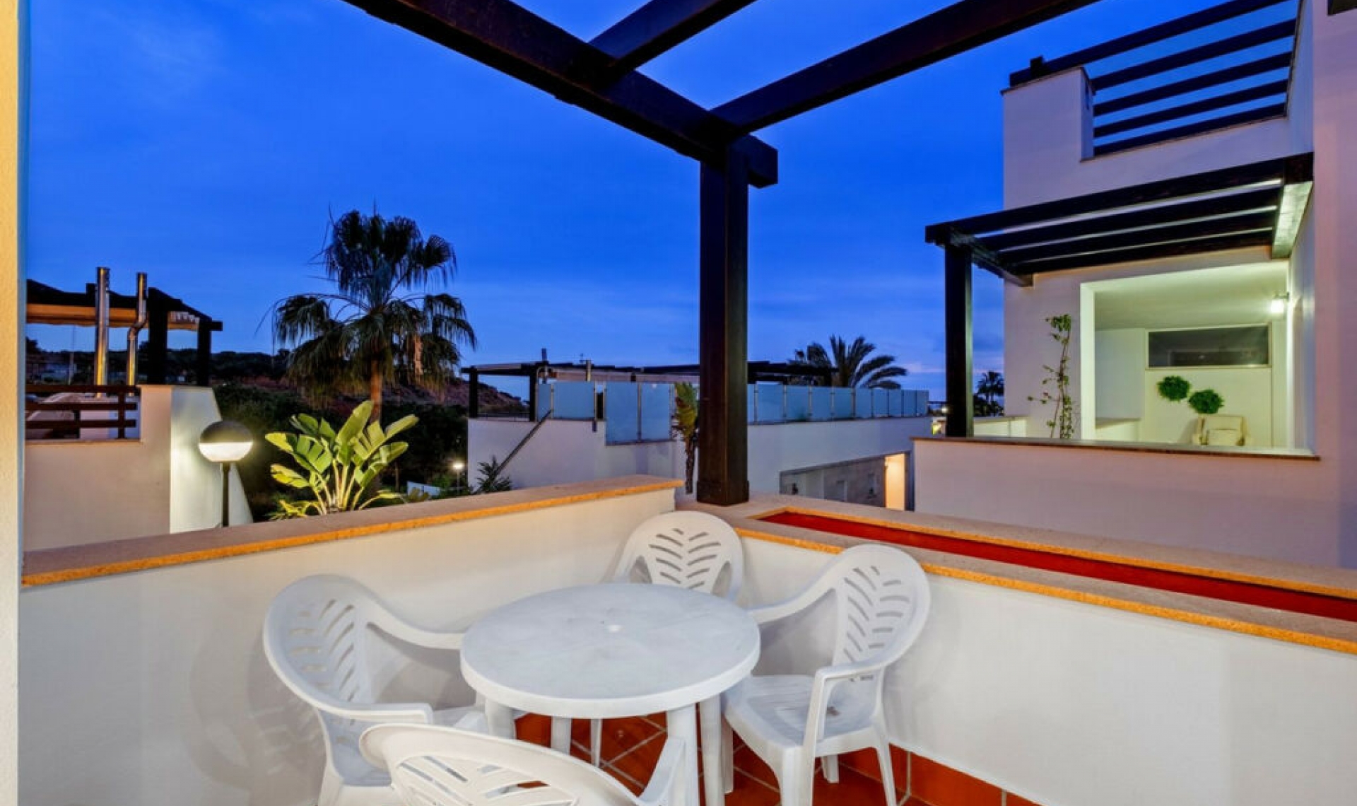 Resale - House -
Marbella