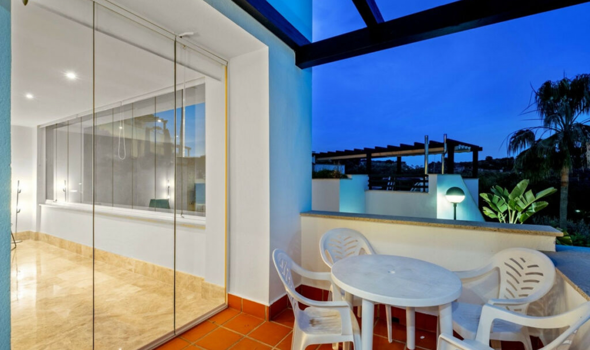 Resale - House -
Marbella