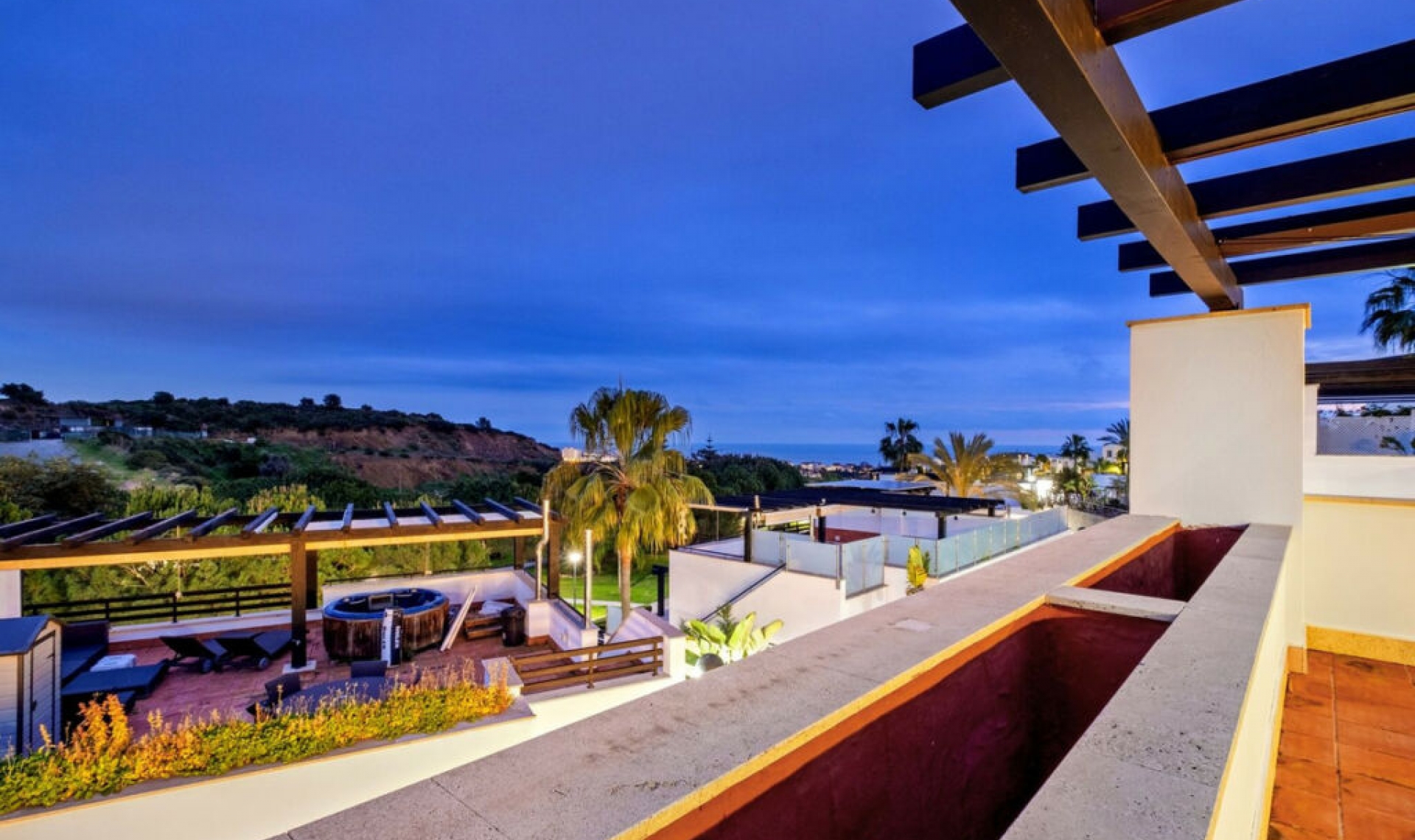 Resale - House -
Marbella