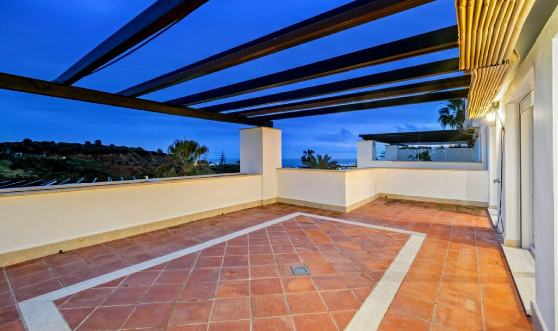 Resale - House -
Marbella