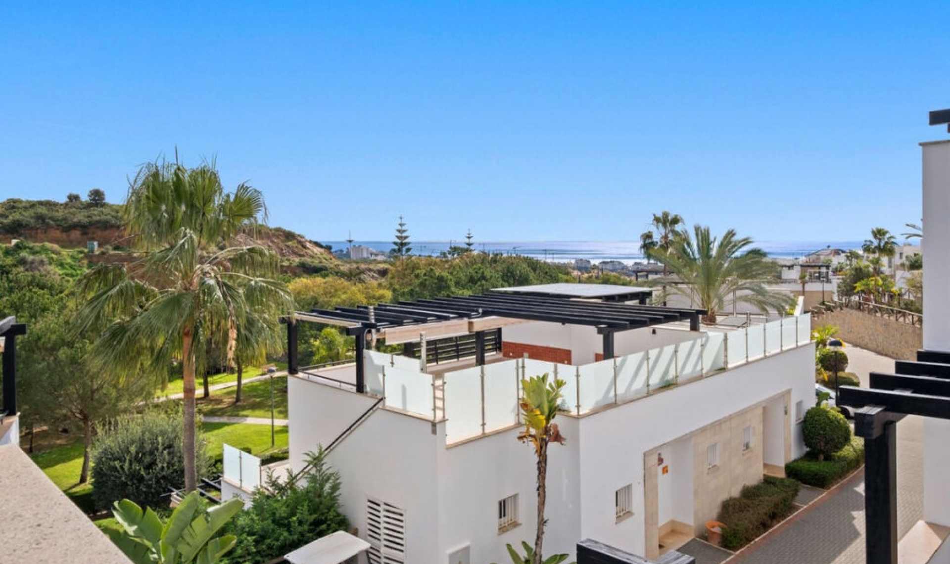 Resale - House -
Marbella