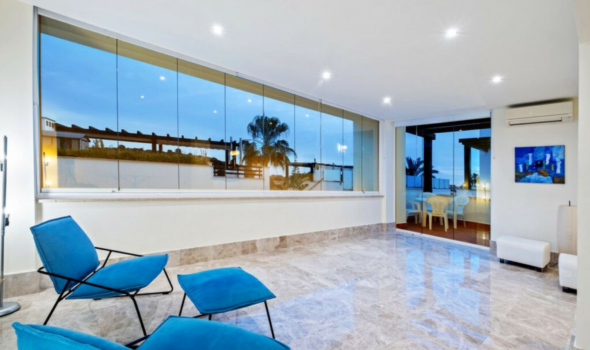 Resale - House -
Marbella