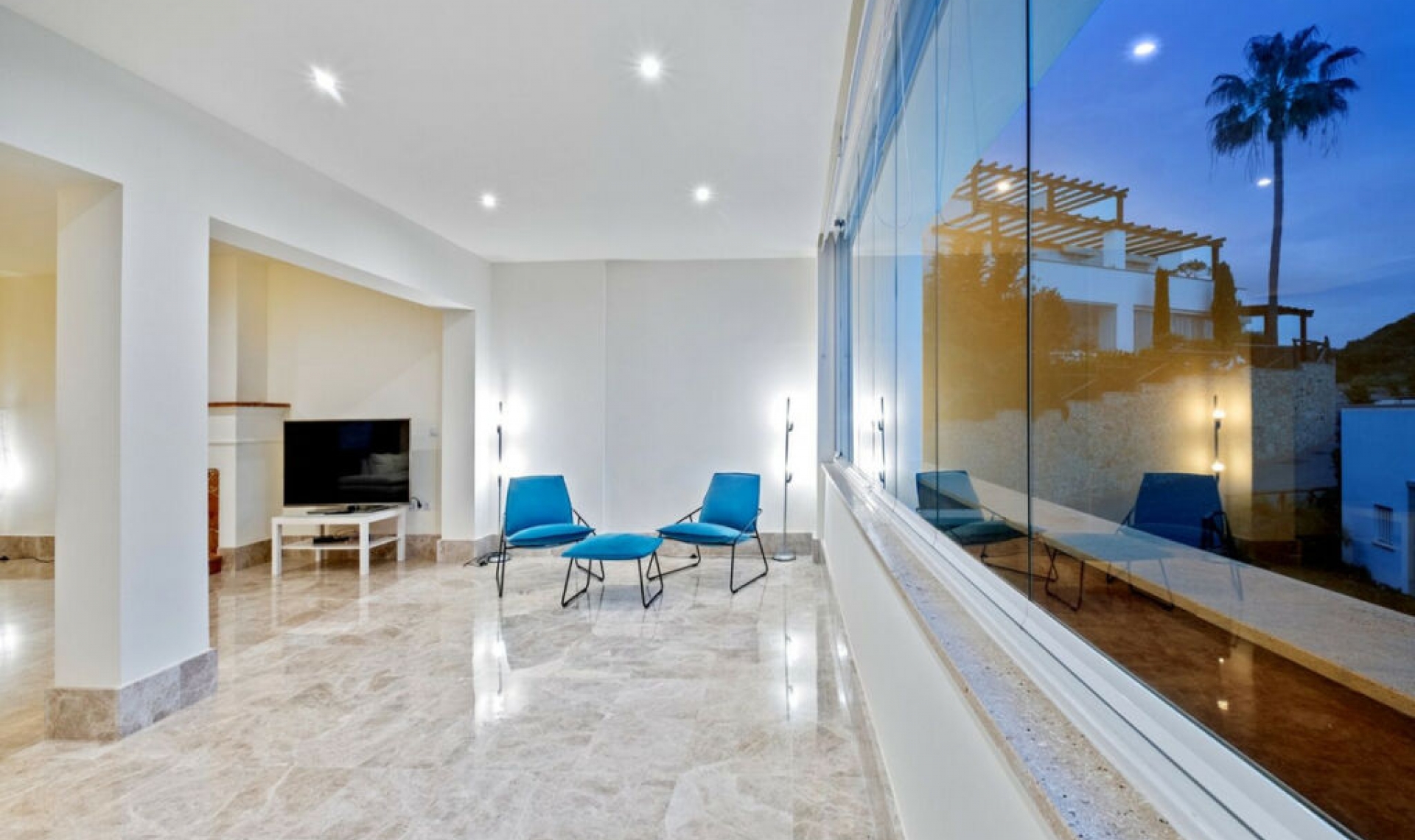 Resale - House -
Marbella