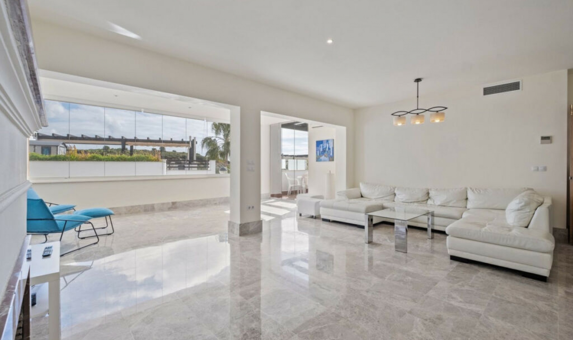 Resale - House -
Marbella