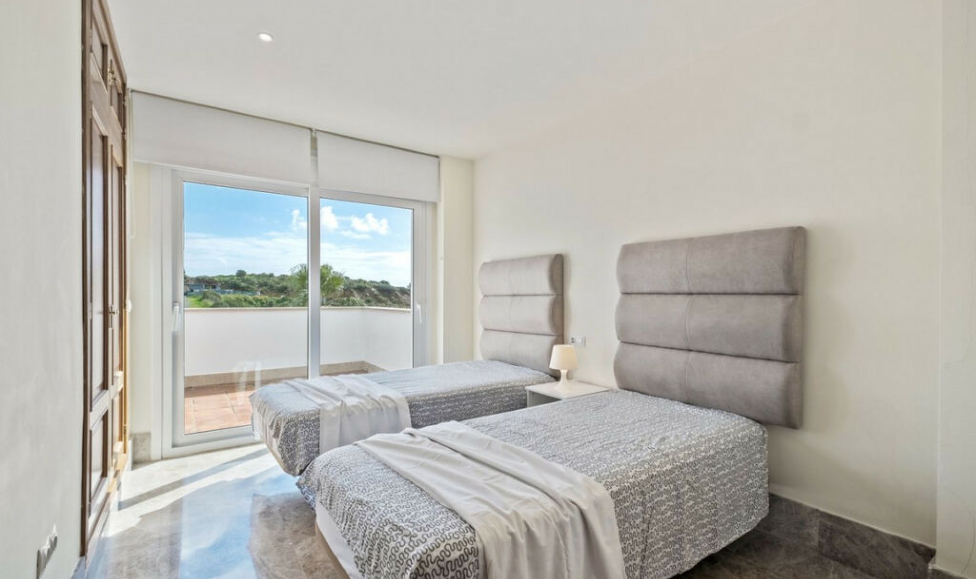 Resale - House -
Marbella
